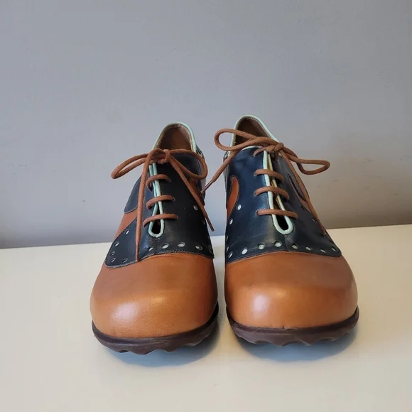 Fluevog Kitschy Kitschy Boom Boom Viv Low-heeled Leather Lace-up, VGUC, Size 8.5 - Picture 2 of 11